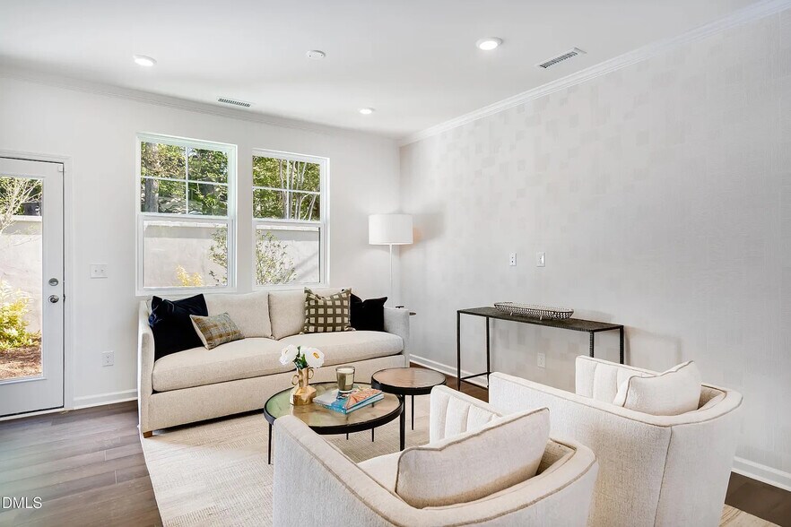 Building Photo - Room in Townhome on Crescent Townes Wy