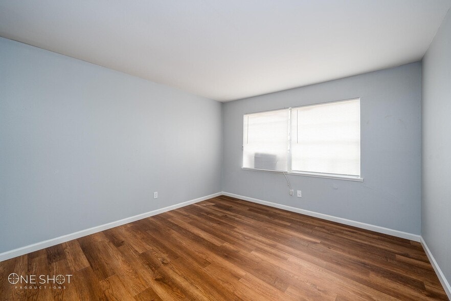 Building Photo - 525 N Bowie Dr