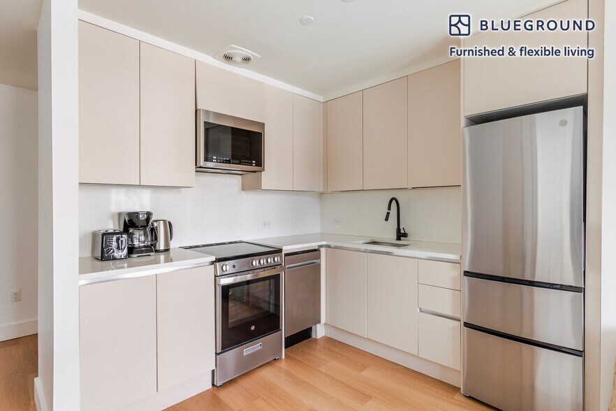 Building Photo - 130 Hope St