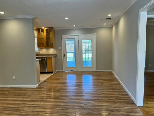 Building Photo - 10622 Hermosa Dr