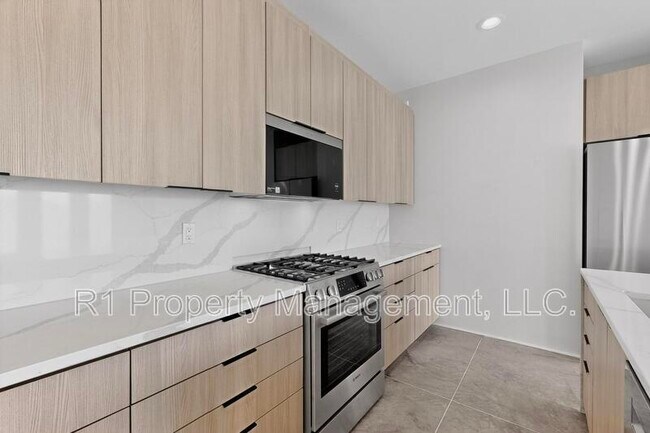 Building Photo - 705 Alcalde Pl SW