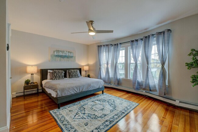 Building Photo - 94 Esmond St