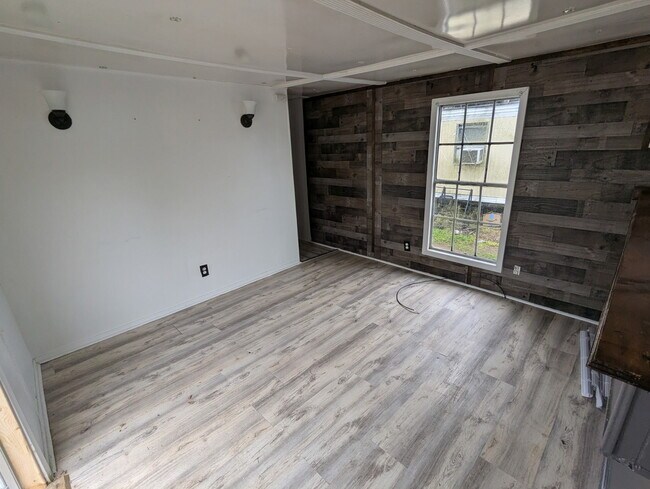 Building Photo - 110 Armentor St