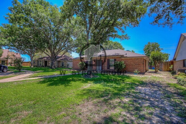 Building Photo - 1642 Belltower Dr