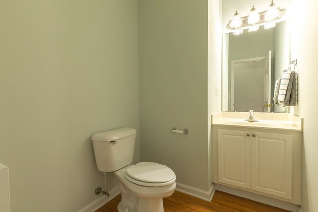 Building Photo - Available Now in Chadwick Shores