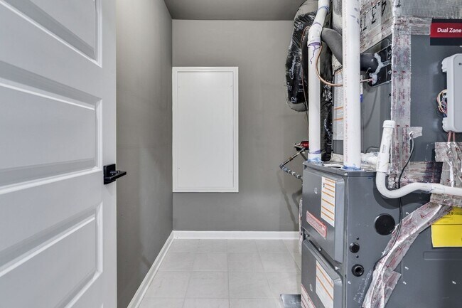 Building Photo - 945 Pleasant Ridge Run