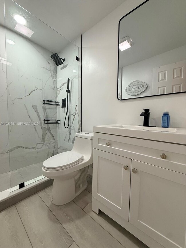 Building Photo - 2310 N 70th Ave