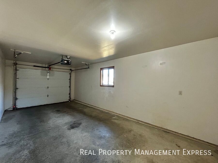 Building Photo - Cozy 1 Bedroom 1 Bathroom Townhome in Brandon, SD