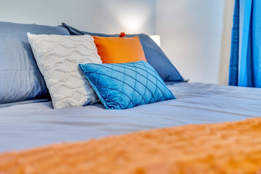 Building Photo - 1329 Walker Ave