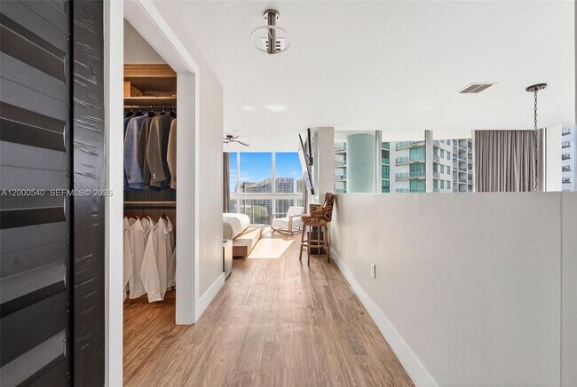 Building Photo - 90 SW 3rd St