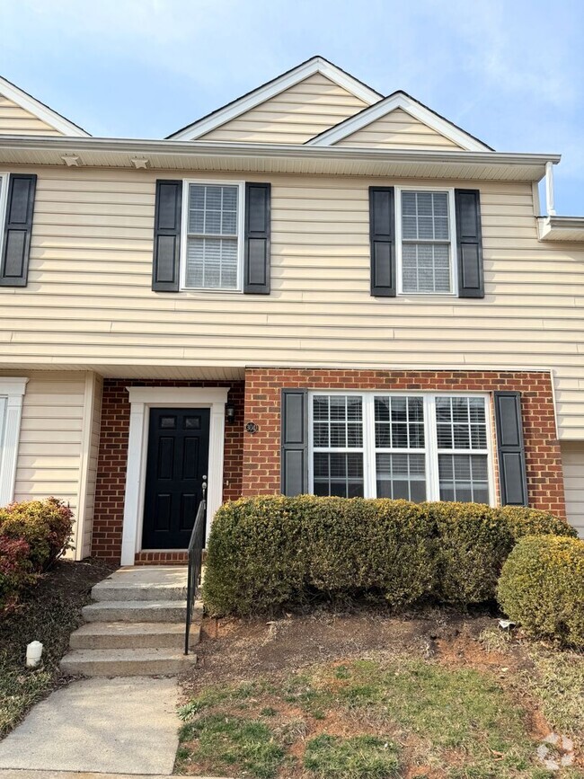 Building Photo - 3 Bedroom Townhome in Lynchburg