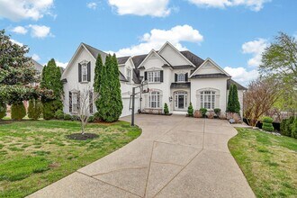 Building Photo - Beautiful 6BR Executive Brentwood Home with Pool