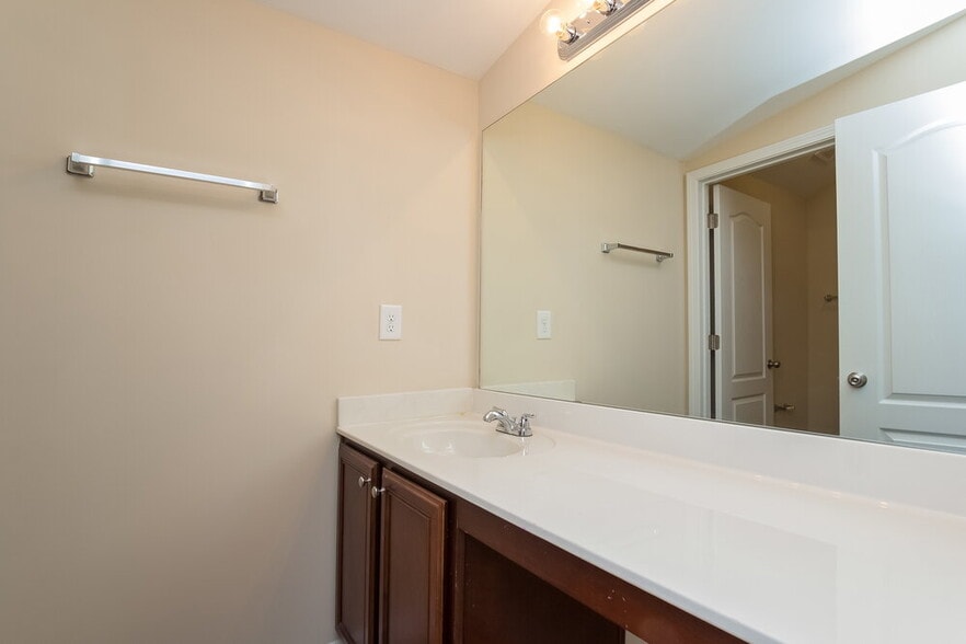 Building Photo - 3738 Humber Ct