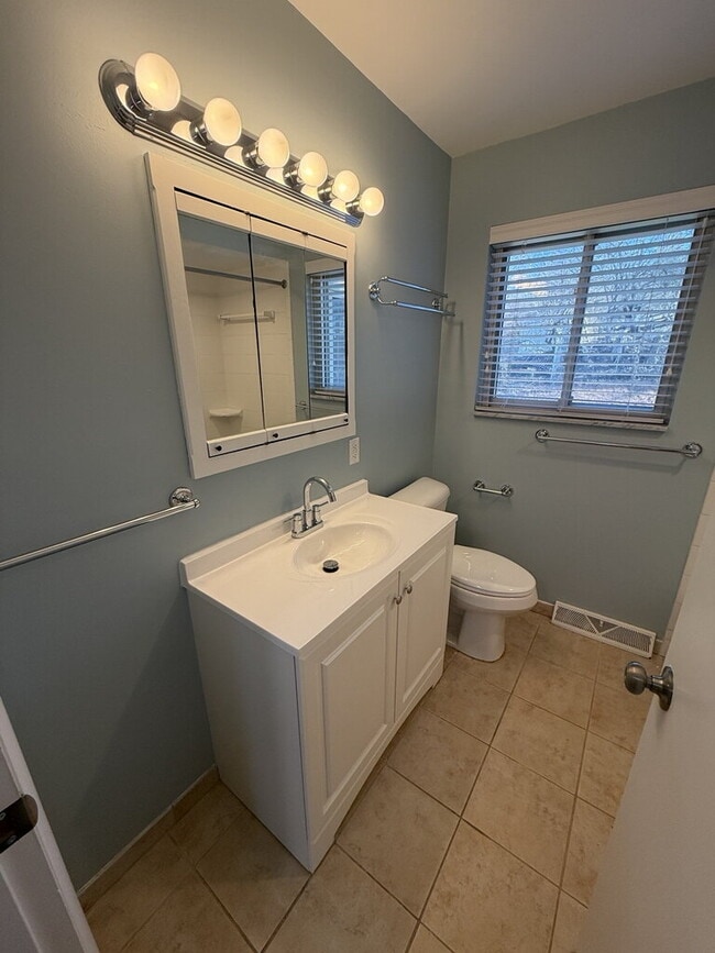 Building Photo - 1168 Cryer Ave