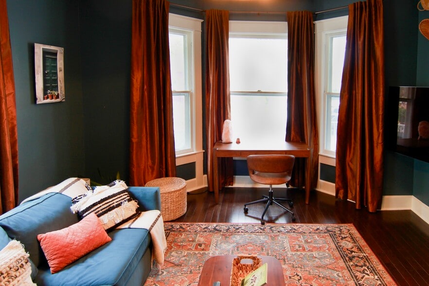 Building Photo - 918 Gratz St