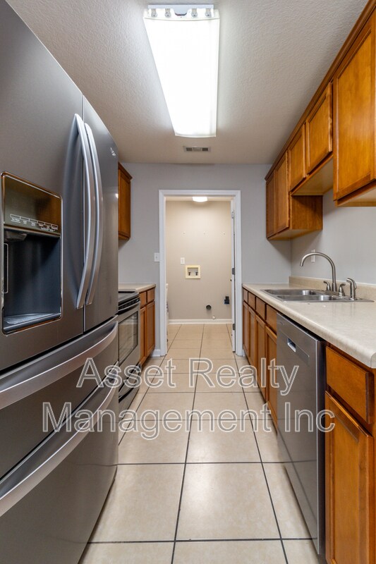 Building Photo - 4622 Ventura Dr