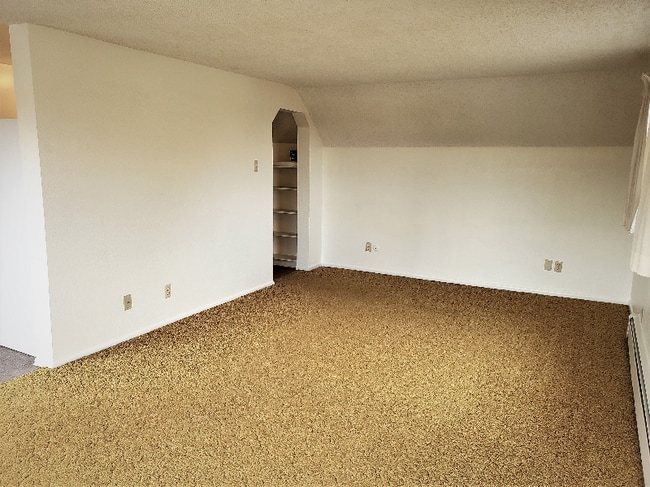 Building Photo - 1321 Walnut St