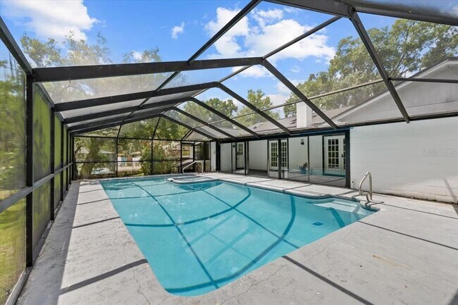 Building Photo - 11218 Creek View Dr