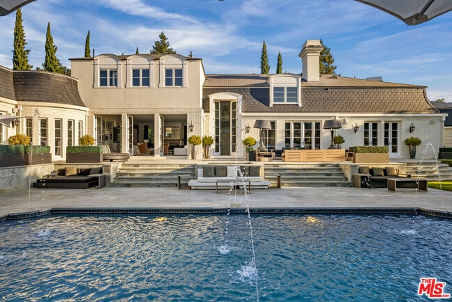 Building Photo - 10847 Bellagio Rd