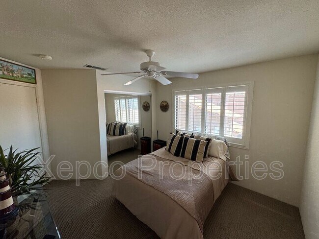 Building Photo - 38297 Crocus Ln