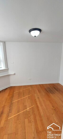 Building Photo - 2215 S Albany Ave