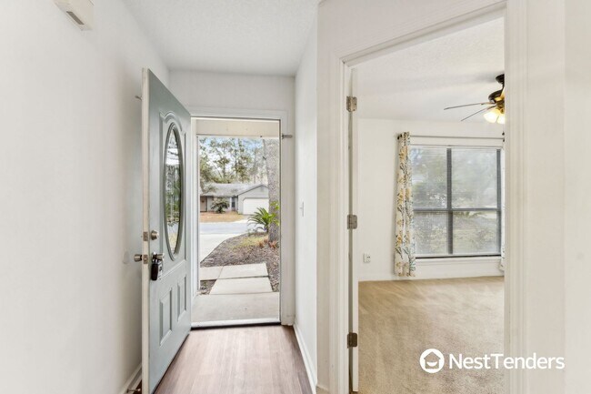 Building Photo - Great Amelia Island Location!