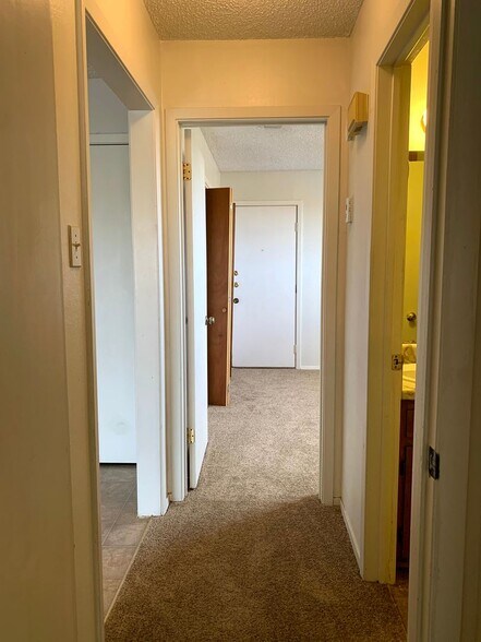 Building Photo - 907 N 7th St