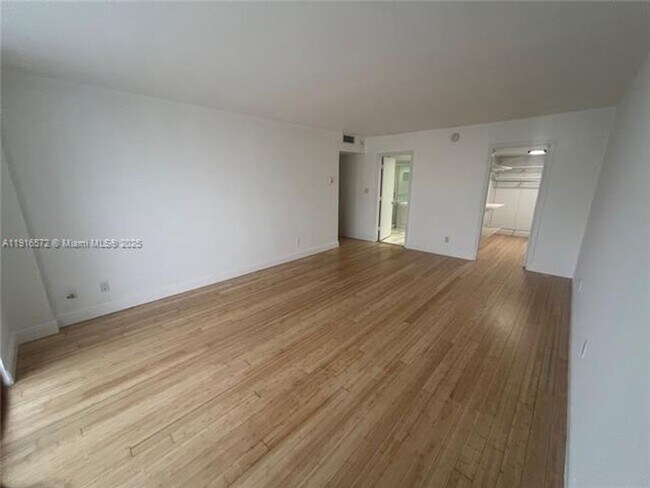 Building Photo - 5600 Collins Ave