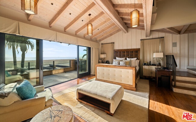 Building Photo - 964 Palisades Beach Rd