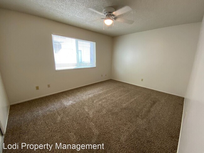 Building Photo - 715 N Church St