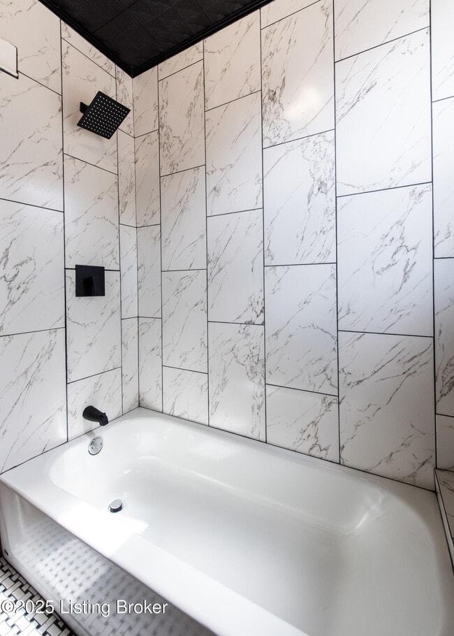 Building Photo - 1671 Trigg St