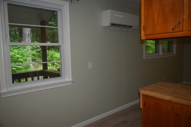 Building Photo - 1550 CT-12