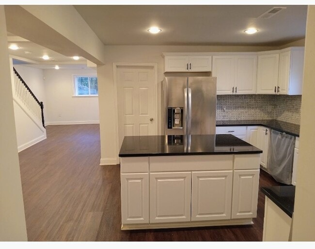 Building Photo - 1220 Owens Rd