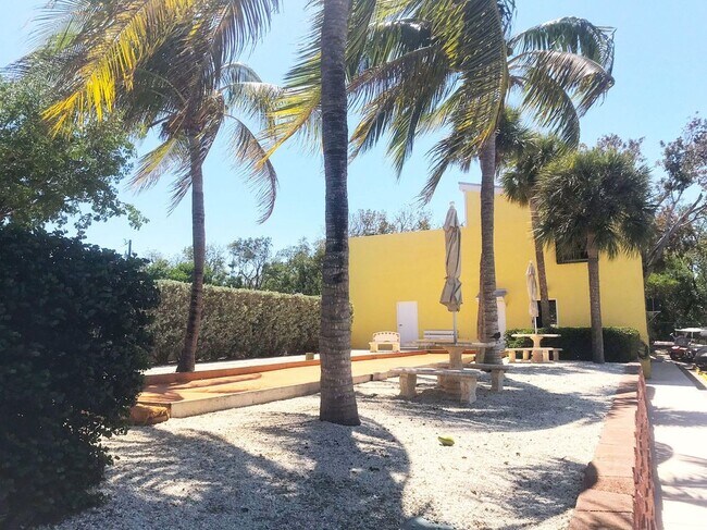 Building Photo - 98442 Windward Ave