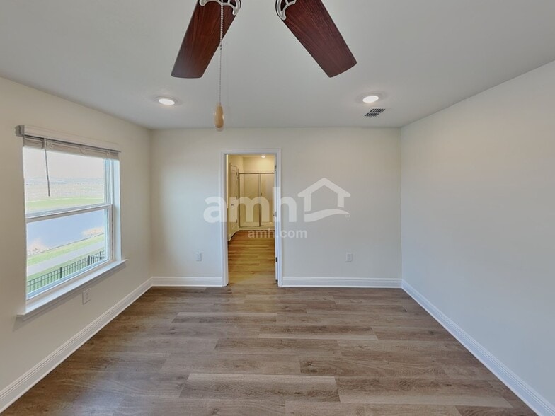 Building Photo - 5970 Sycamore Pl St