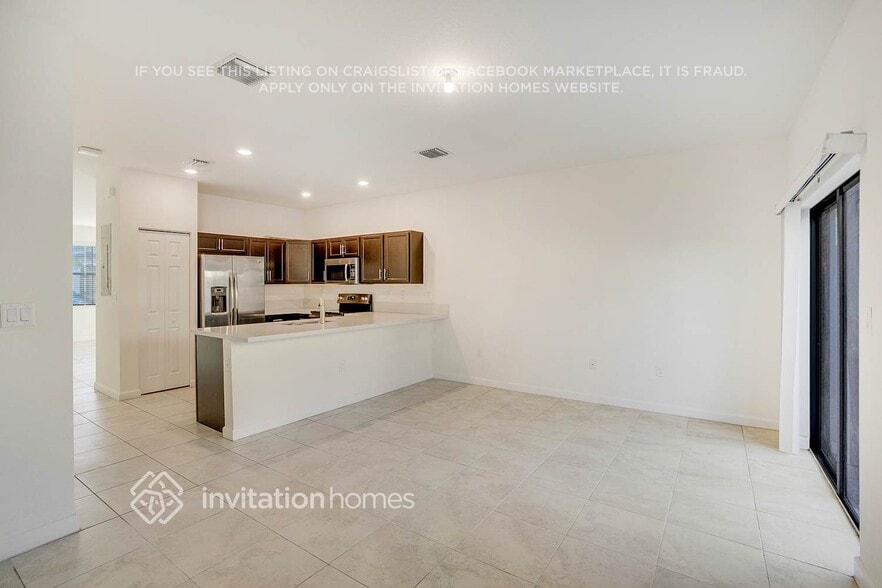 Building Photo - 10489 W 33rd Way