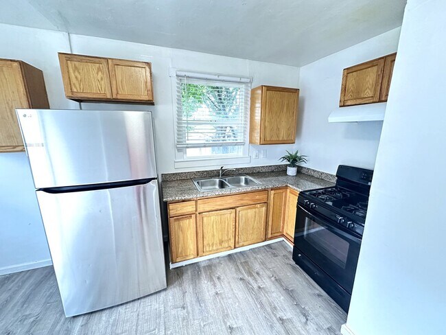 Building Photo - 1323
