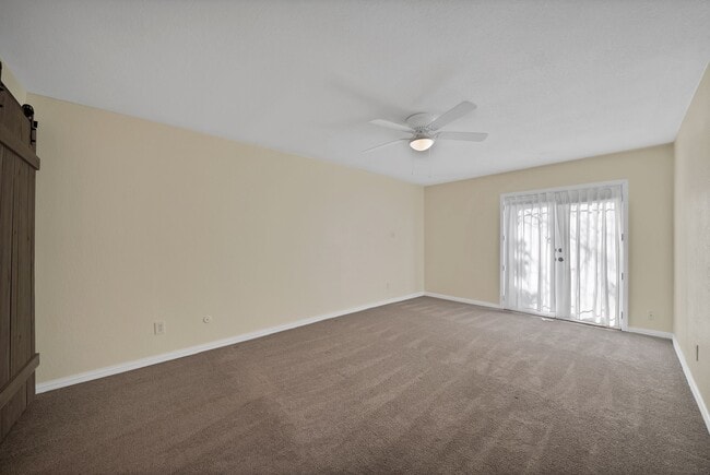 Building Photo - 2303 Park Hill Dr