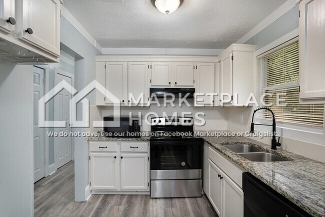 Building Photo - 6258 Green Acres Dr SW