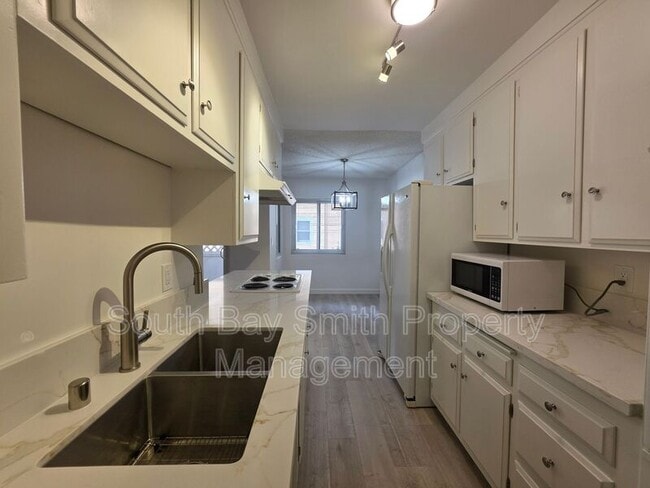 Building Photo - 8710 Delgany Ave