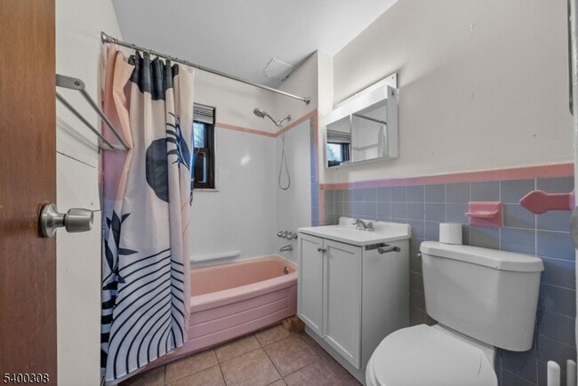 Building Photo - 401 US-22