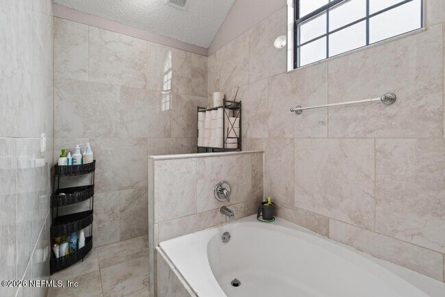 Building Photo - 10523 Broomsedge Ct