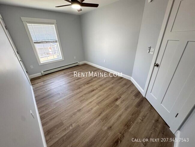 Building Photo - 208 Rocky Rdg Dr