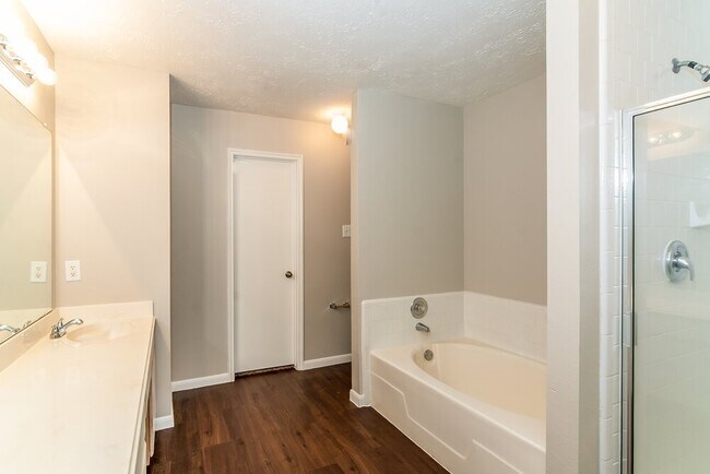 Building Photo - 2098 Clemson Dr