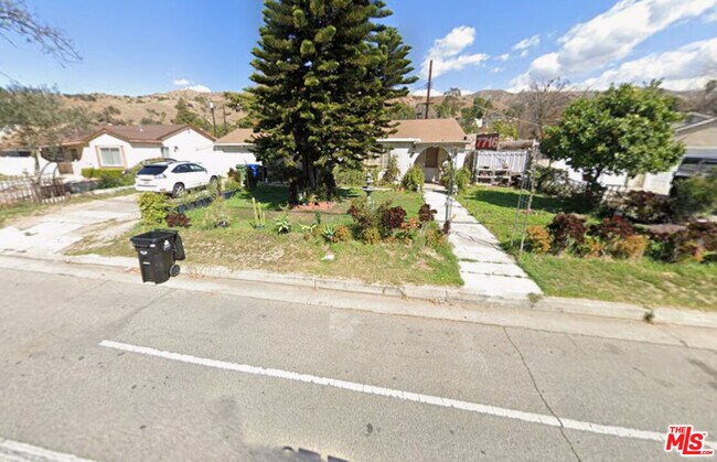 Building Photo - 7718 N Glenoaks Blvd