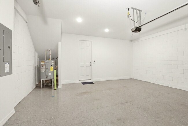 Building Photo - 11558 Buoy Pointe Pl