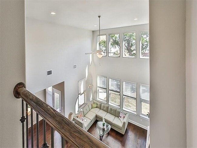 Building Photo - 15601 Cabrillo Way