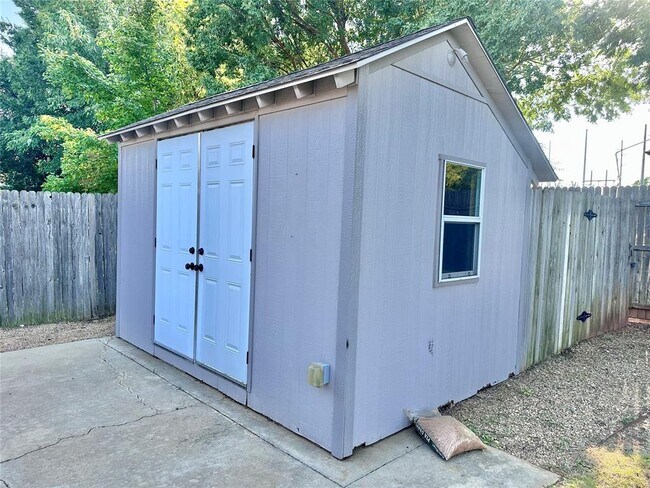 Building Photo - 12305 Sherrie Elaine Dr
