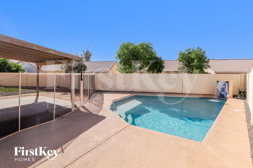 Building Photo - 8202 S Placita Del Parque