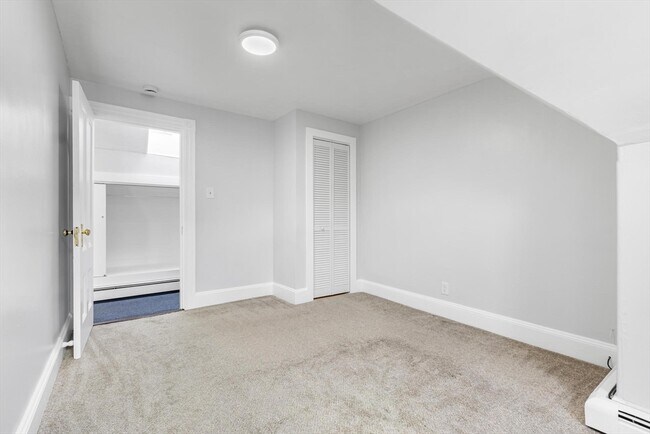 Building Photo - 30 Saxton St